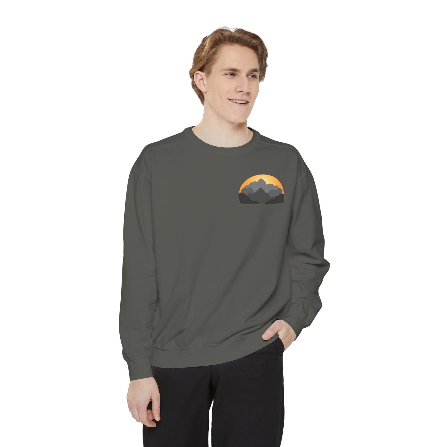 Sunset Mountain Pocket Design Sweatshirt